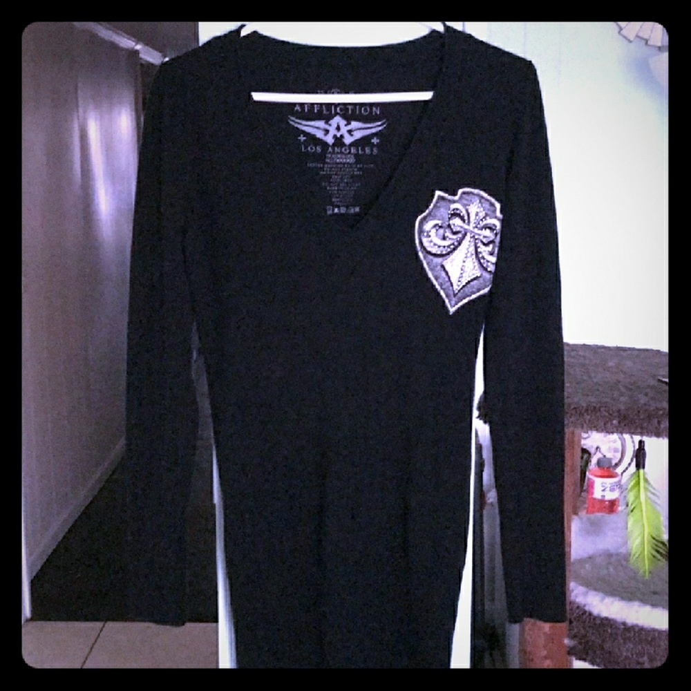 Affliction V-neck long sleeve tee